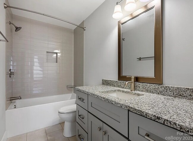 Building Photo - Lovely Asheville Rental!