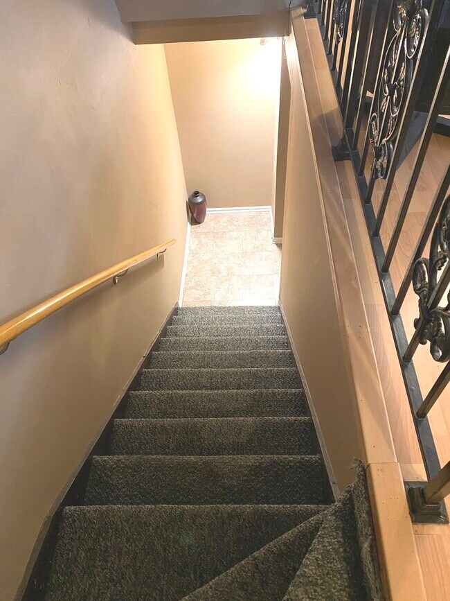 Building Photo - 322 Inverrary Ln