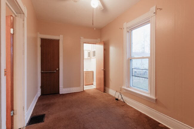 Building Photo - 209 Tioga St
