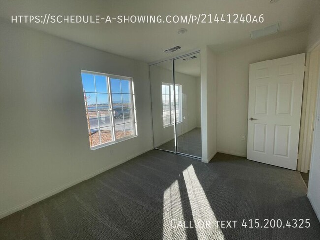 Building Photo - Gorgeous Brand New built - 3 bedroom & 2 b...