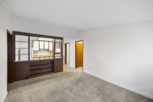 Interior Photo - Orchard Glen