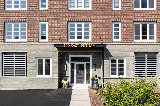 Building Photo - 100 E Putnam Ave