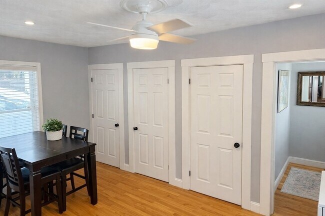 Building Photo - 58 Bennett St