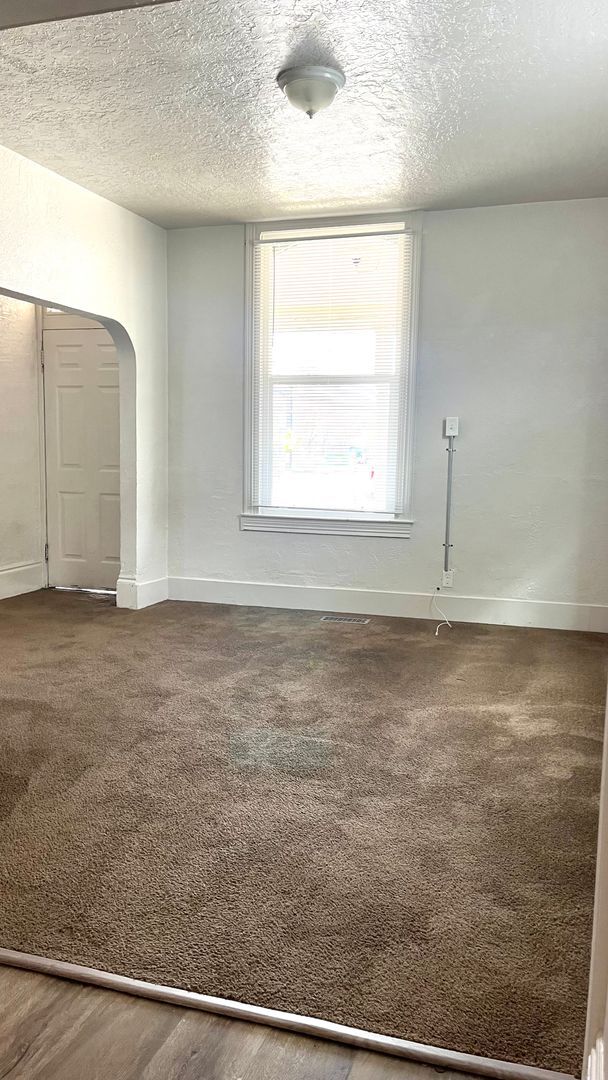 Building Photo - 807 20th St