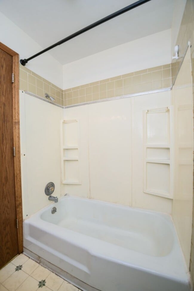 Building Photo - 3 bed 2 bath home in Wheeler