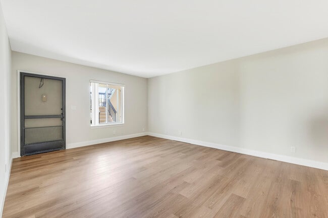 Building Photo - 6489 Chasewood Dr