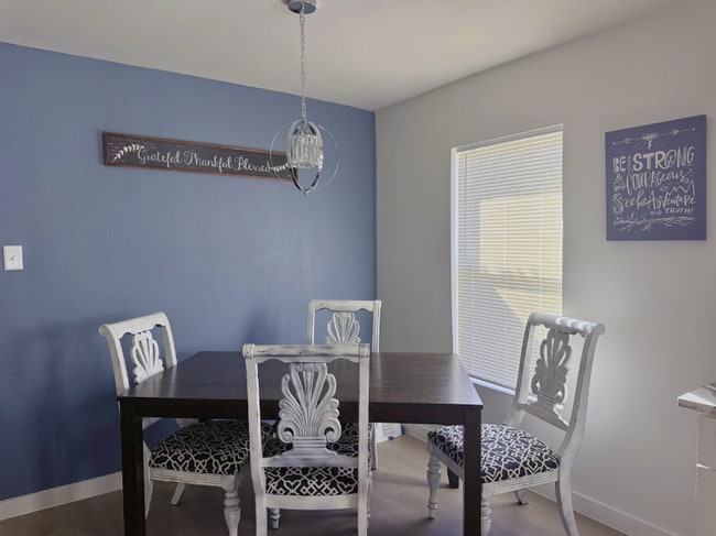 Building Photo - 3224 W Houston St