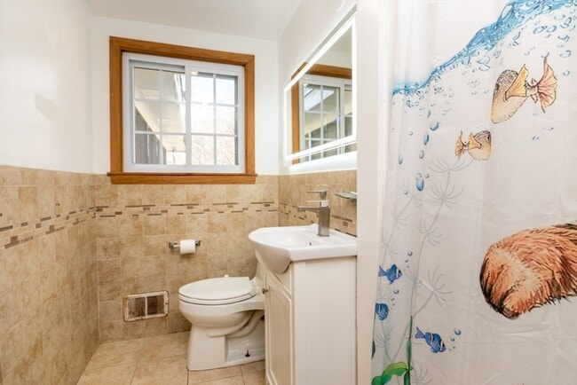 Building Photo - 22 Livoli Rd