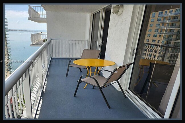 Primary Photo - 1200 Brickell Bay Dr
