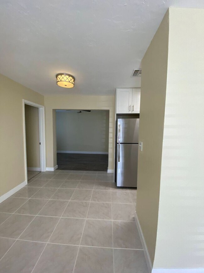 Building Photo - Beautiful 3-bedroom home located in Delray...
