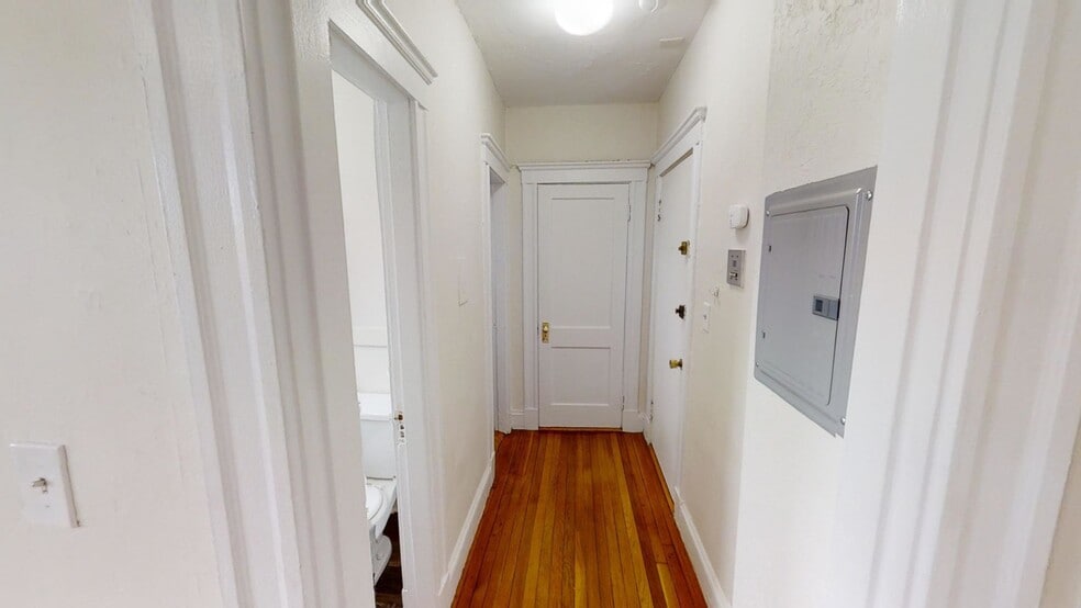 Building Photo - 1084 Boylston St