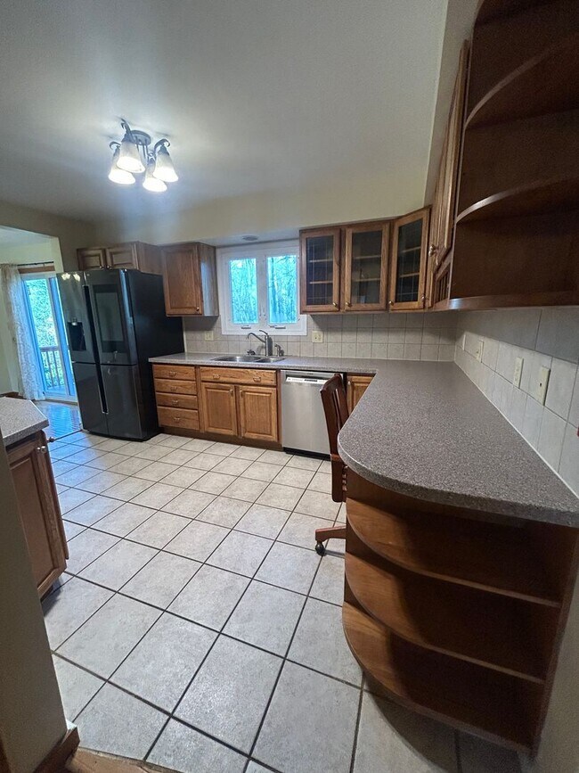 Building Photo - 3 bedroom, 3 bath house located in Park Forest