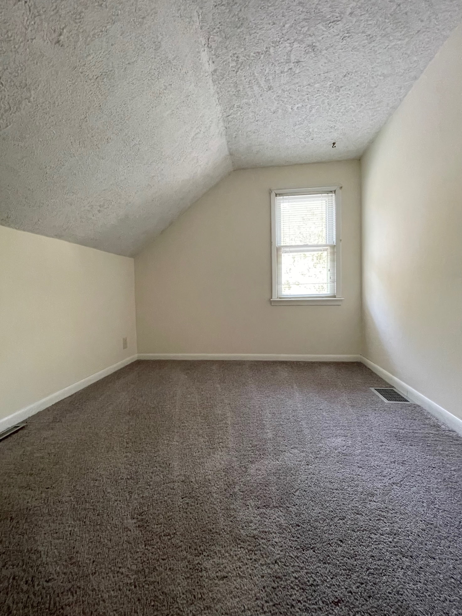 Bedroom 3 - 3392 Howlett Hill Rd