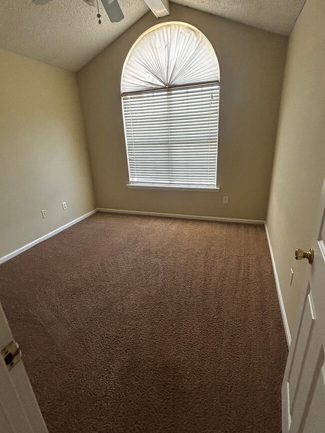 Building Photo - 4044 Chadwyck Dr