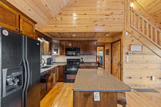 Building Photo - 202 Oak Ledge Rd