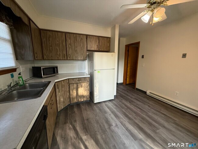 Building Photo - 463 Pierpont Rd