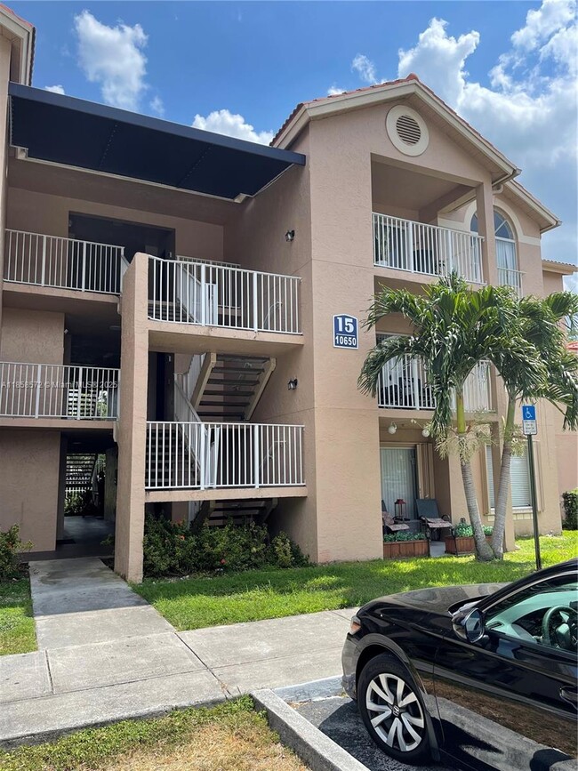 Building Photo - 10650 SW 157th Ct