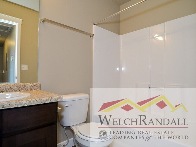 Building Photo - Beautiful 3 Bed 2 Bath Townhome in Harrisv...