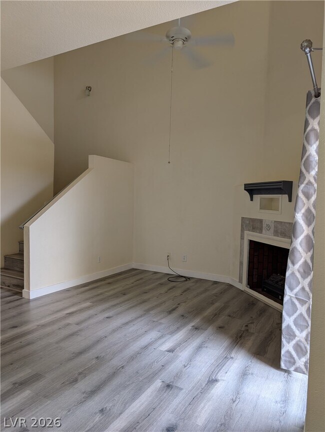 Building Photo - 4440 Woodpine Dr