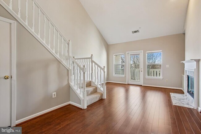 Building Photo - 14301 Grape Holly Grove