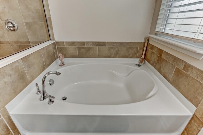 Building Photo - 94264 Woodbrier Cir
