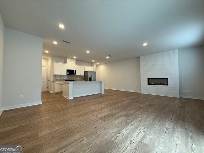 Building Photo - 7309 Mulberry St