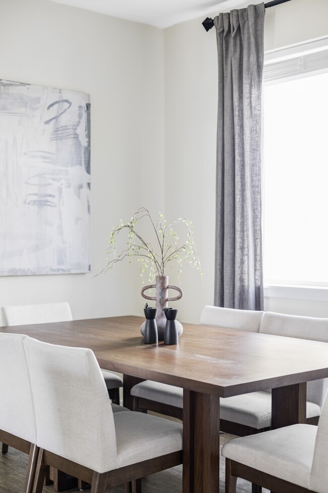 Building Photo - 2862 S Galapago Ct
