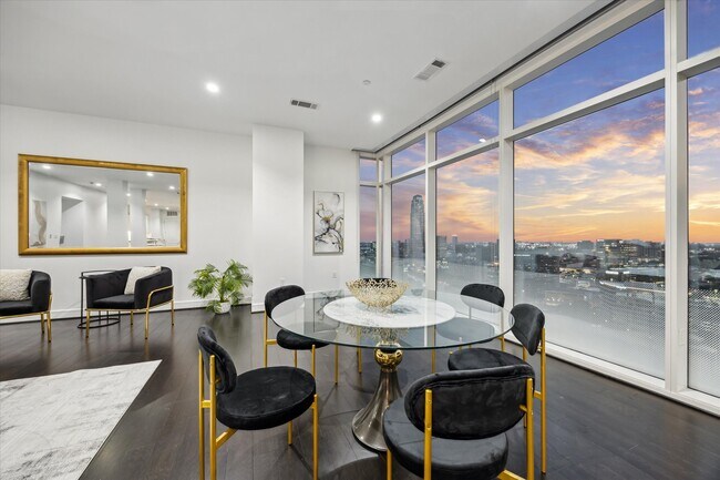 Building Photo - 4521 San Felipe St