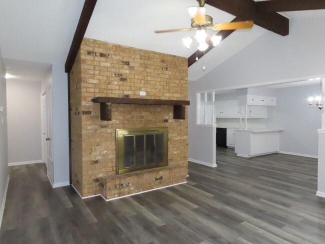 Building Photo - Whitehouse ISD - 3 Bedroom, 2 Bath Duplex, Lawn Care Provided!