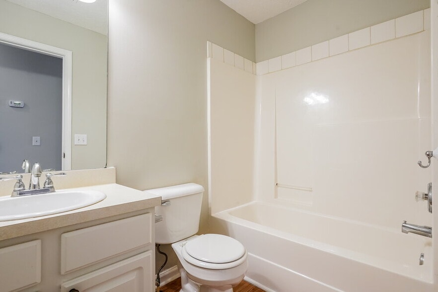 Building Photo - 2136 Blake Dr