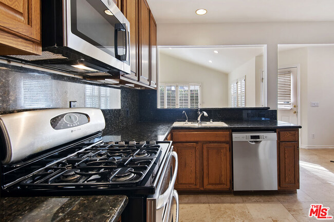 Building Photo - 13958 Peach Grove St