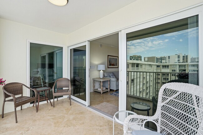 Building Photo - 3443 Gulf Shore Blvd N