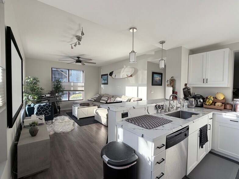 Building Photo - 1150 J St