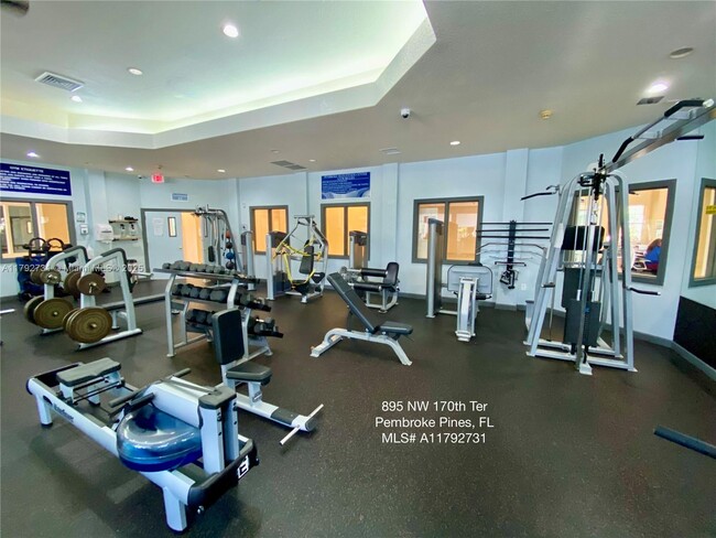 Building Photo - 895 NW 170th Terrace