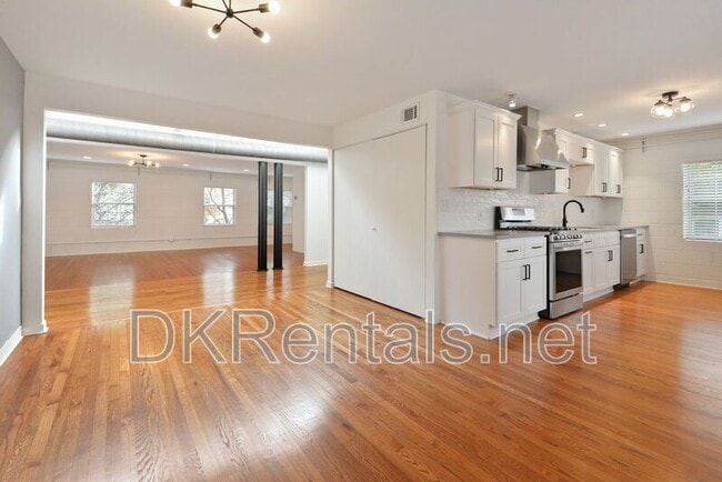 Building Photo - 1448 Iverson St NE