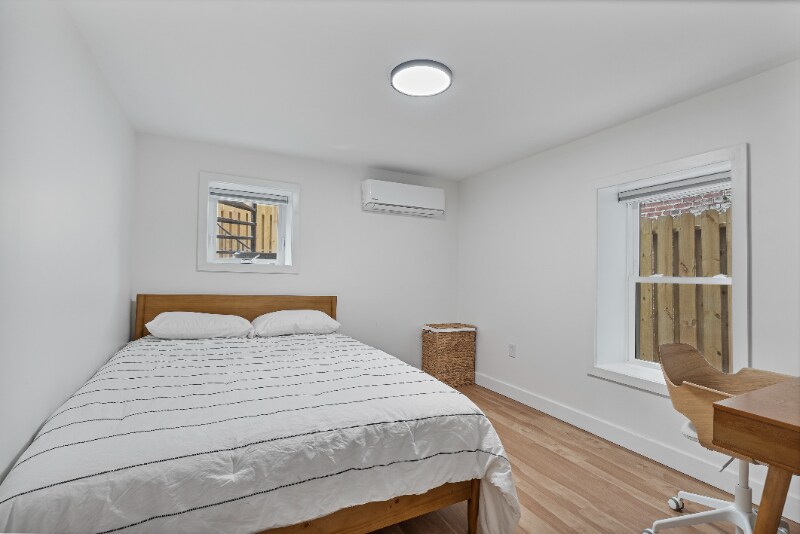 Building Photo - 25 Seaton Pl NE