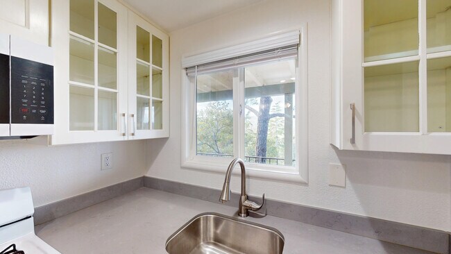 Building Photo - 7 Merrydale Rd