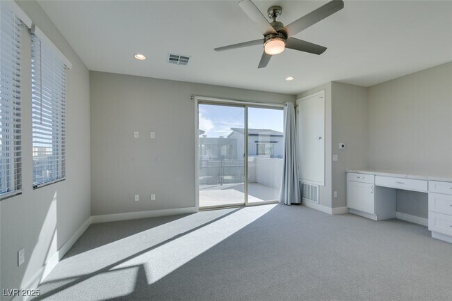 Building Photo - 11323 Gravitation Dr