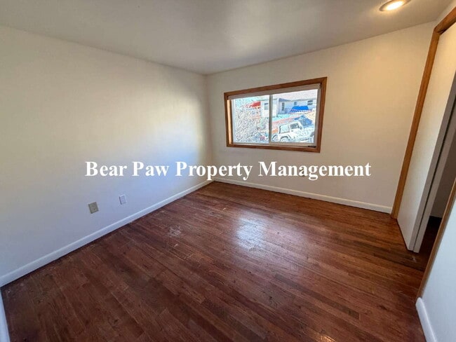 Building Photo - "Charming cabin in Evergreen"