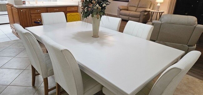 Building Photo - Riverfront Community Resort Style 2/2 Condo