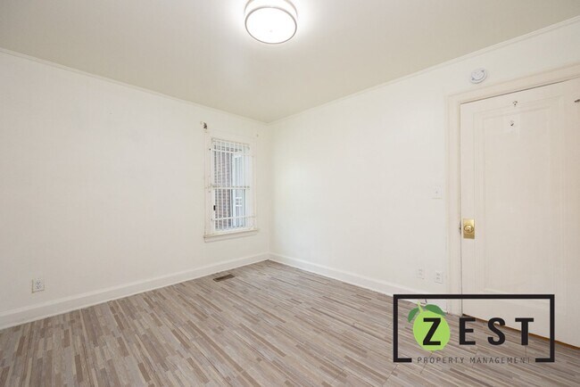 Building Photo - 17352 Roselawn St