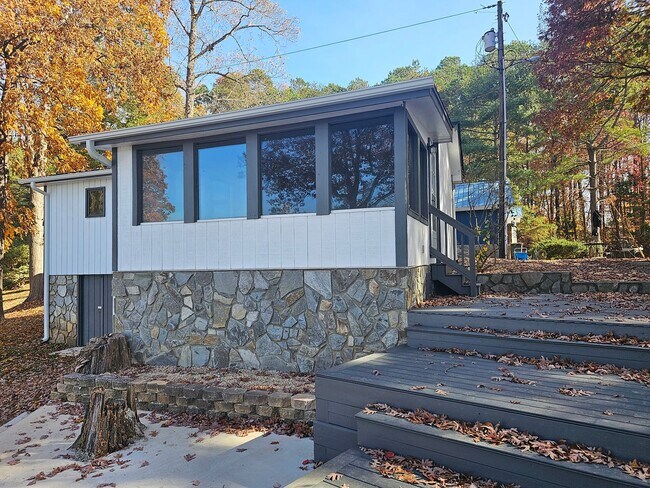 Building Photo - 7692 Windward Point Dr