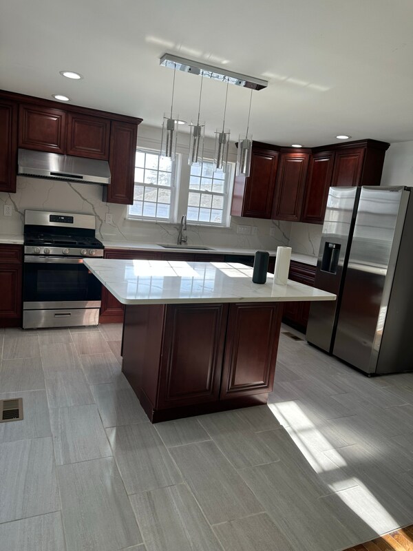 Building Photo - 11 Sherbrooke Ave