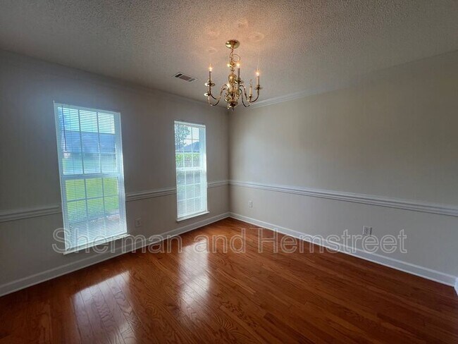 Building Photo - 3404 Thames Pl