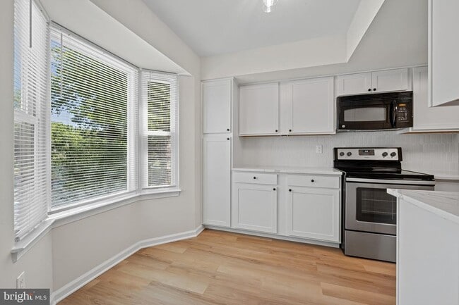Building Photo - 6356 Ducketts Ln