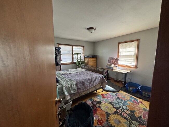 Building Photo - Charming 3-Bed Home with Finished Basement and huge backyard.