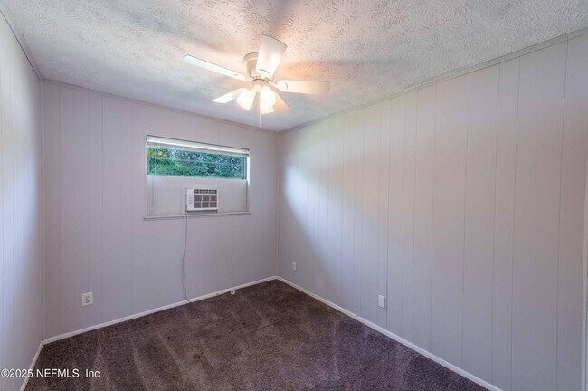 Building Photo - 777 La Marche Dr