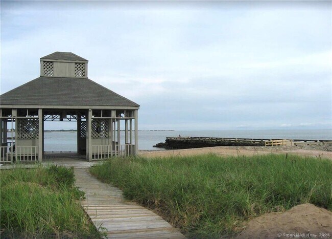Building Photo - 56 Island Ave