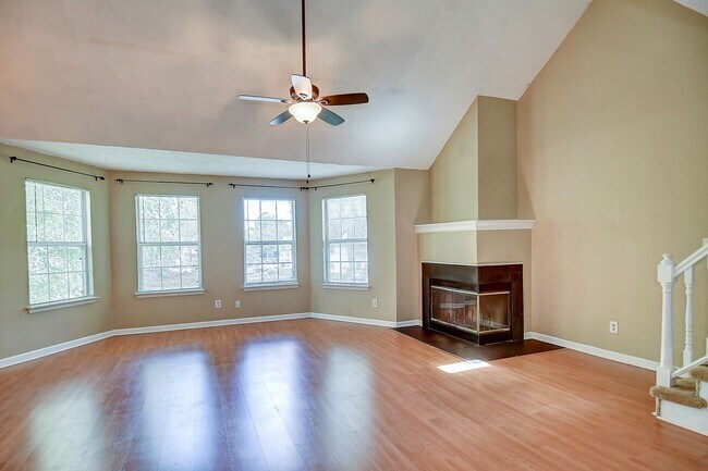 Building Photo - FOR RENT PRINCESS ANNE GARDENS!!