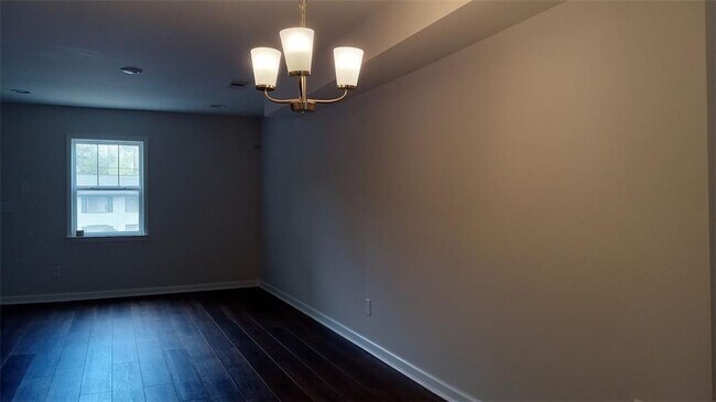 Building Photo - 2156 Park Terrace